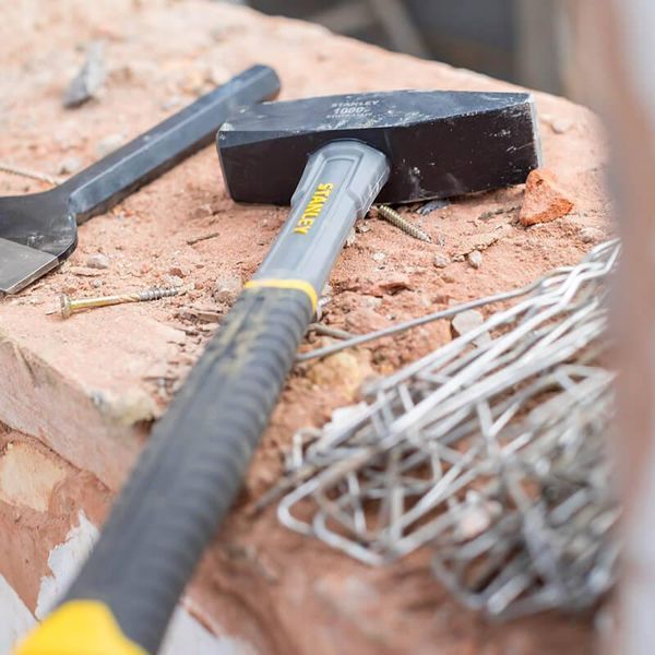 Молоток слюсарний Fiberglass з головки вагою 800 г STANLEY STHT0-51909 STHT0-51909 фото