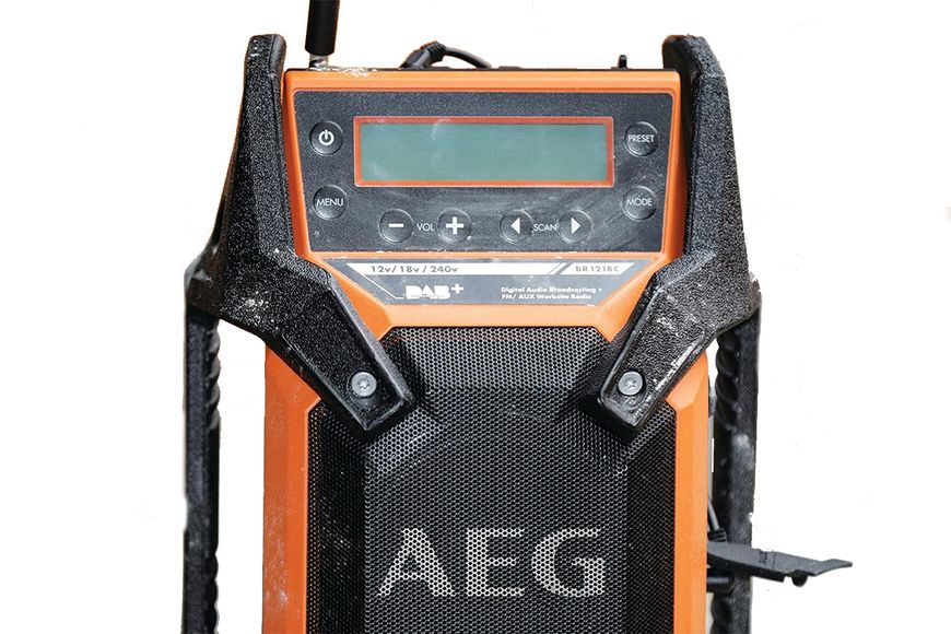 Радиоприемник аккумуляторный (без аккумулятора) AEG BR1218C-0 BR1218C-0 фото